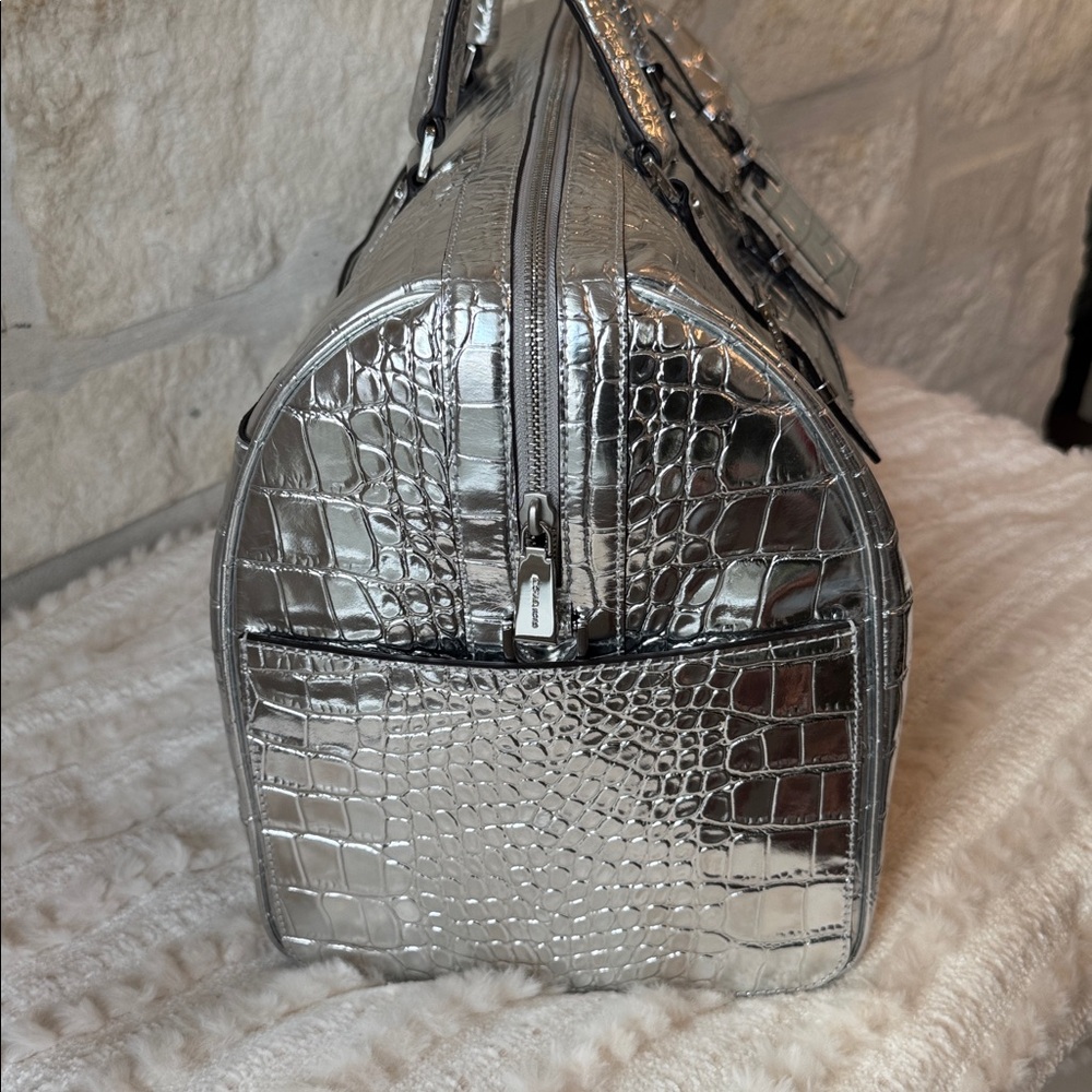 Micheal Kors- Bedford Travel Weekender Bag/ Silver Crocodile Embossed Handbag - Picture 8 of 13